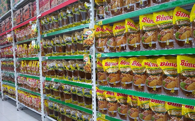 INDEF Nilai Kebijakan Atasi Harga Minyak Goreng Sawit Belum Efektif