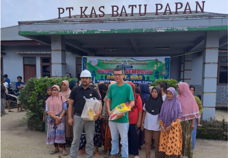 Berbagi Kebahagiaan di Ramadan: PT KAS Salurkan 200 Paket Sembako untuk Warga Batu Papan
