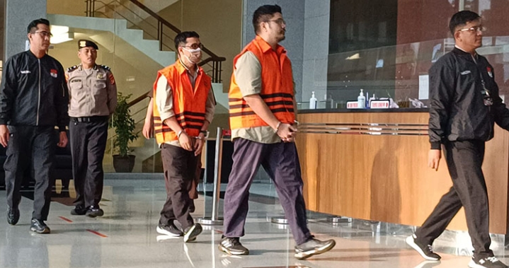 KPK Tahan 2 dari 3 Tersangka Korupsi APD Covid-19 Kemenkes