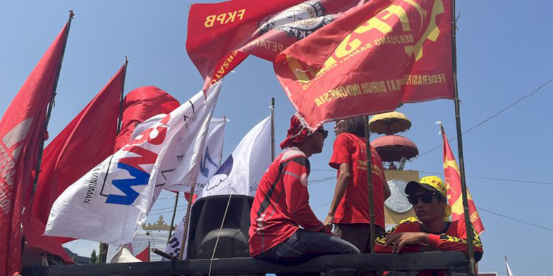 Buruh Lampung Minta Pemerintah Segera Tetapkan Upah Layak Nasional