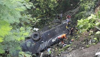 Mobil Pikap Masuk Jurang, Lima Penumpang Rombongan Wisata Meninggal Dunia