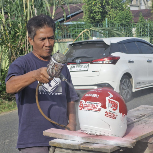 Masyarakat Inhu Antusias Ikuti Lomba Desain Helm Merah Putih Polda Riau