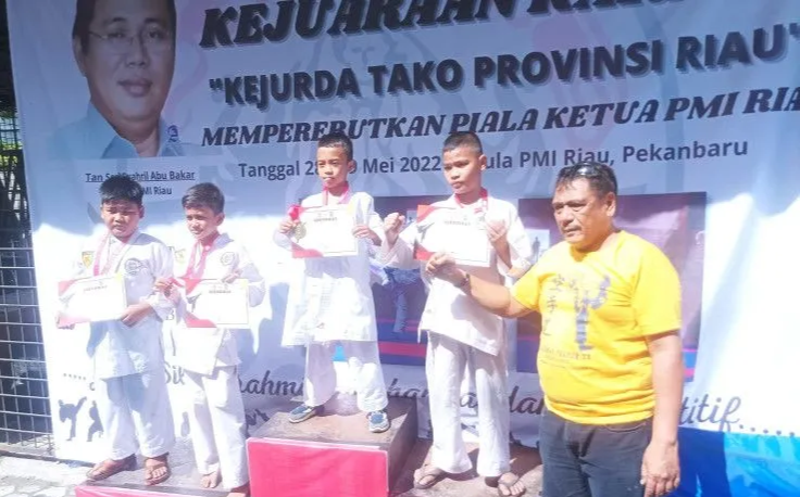 Atlet Mandau Raih Juara Tiga Kejurprov Karate-Do Tako Riau