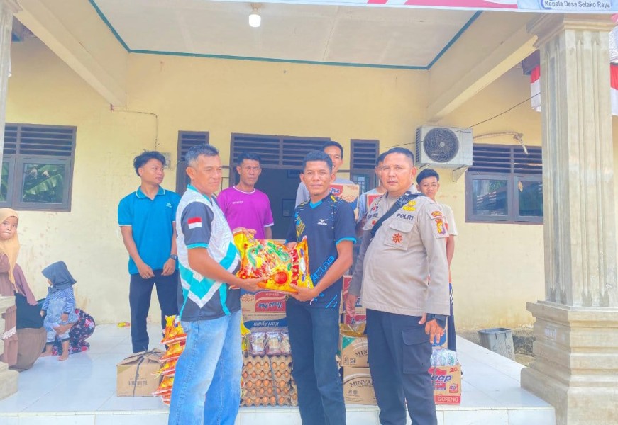 Pemdes Setako Raya Dukung Pacu Jalur, Salurkan Bantuan ke Dua Jalur Andalan Peranap Inhu
