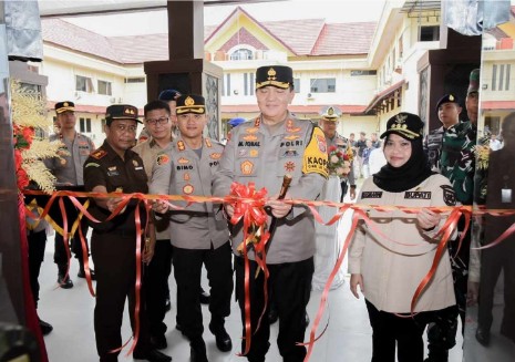 Disaksikan Kapolda Riau, Bupati Kasmarni Hibahkan BMD ke Polres Bengkalis