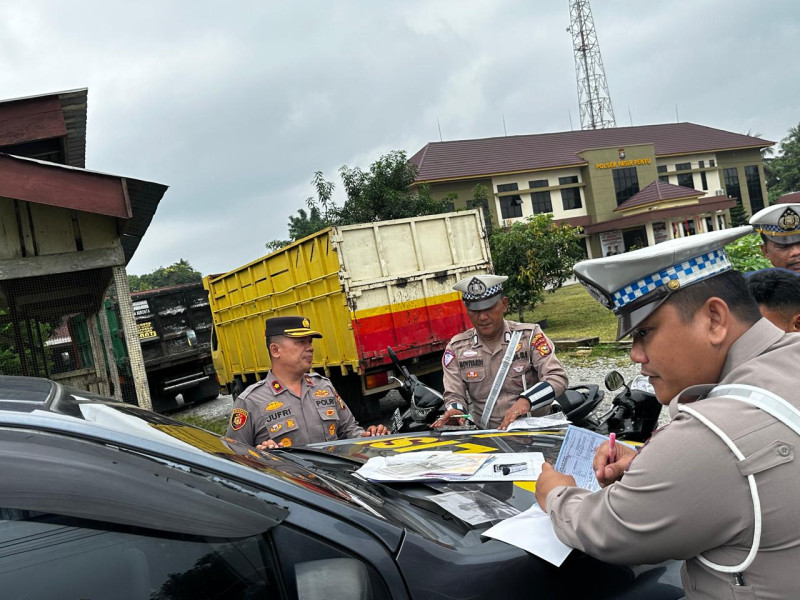 Operasi Lalu Lintas di Pasir Penyu, 8 Pelanggar Ditindak dengan Sanksi Tilang