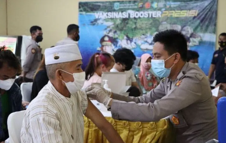 Pekanbaru Buka Layanan Vaksin Penguat Dua bagi Lansia