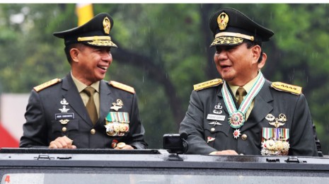 Terima Pangkat Jenderal Kehormatan, Prabowo Langsung Cek Alutsista