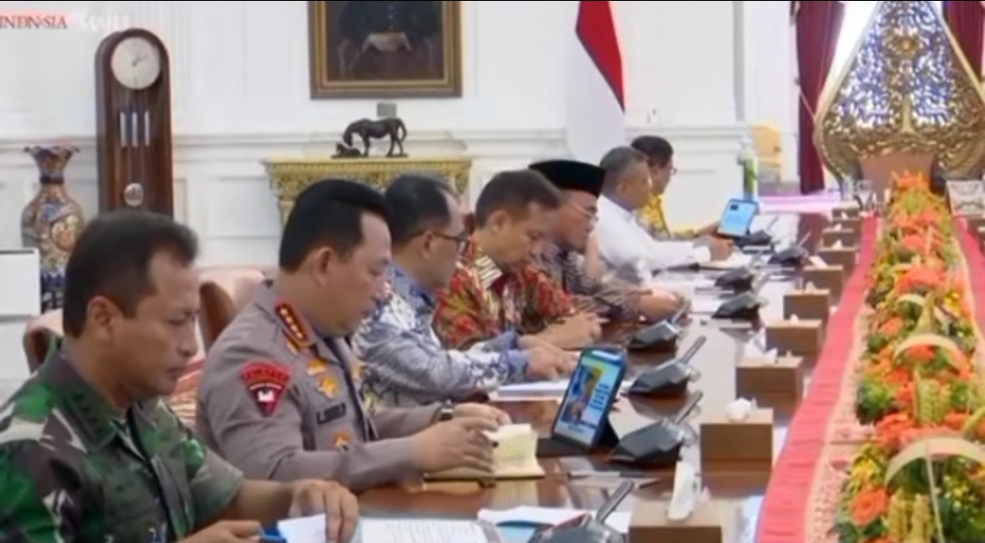 Adakan Ratas, Ini Instruksi Jokowi Terkait Dampak Erupsi Gunung Ruang, Pengungsi Tak Boleh Kembali ke Tempat Asal