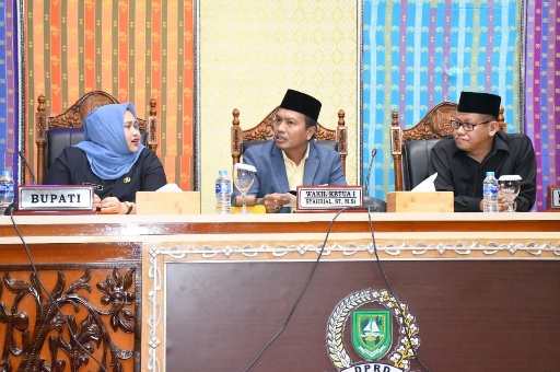 Paten...Bupati Bengkalis Beri Penjelasan Ini Pada Fraksi DPRD