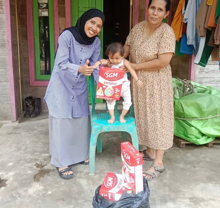 9 Ibu Hamil dan 3 Anak di Desa Polak Pisang Terima Bantuan Susu hingga Agustus