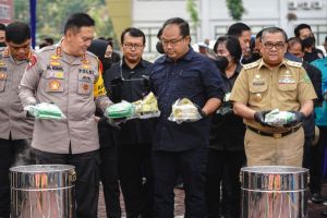 Polisi Musnahkan Narkoba Jenis Ganja, Sabu, dan Pil Ekstasi