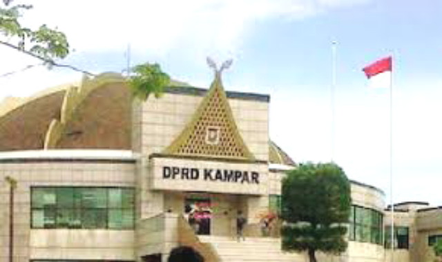 Baju Adat Mewah Ala Anggota DPRD Kampar, Anggarkan 844 Juta Rupiah