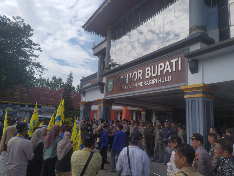PC PMII dan FMIM Geruduk Kantor Bupati Minta Kejelasan Jalan Alternatif Truk Batubara