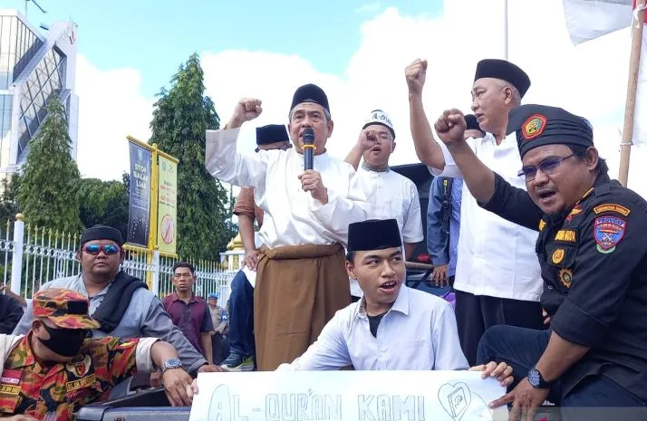 Ratusan Masyarakat Riau Kecam Pembakaran Al-Quran di Swedia