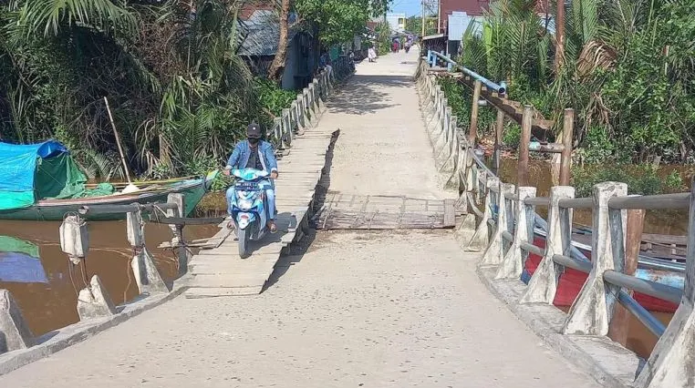 Jembatan Sungai Piring Inhil Melengkung, Kadis PUTR : Tak Cukup Anggaran