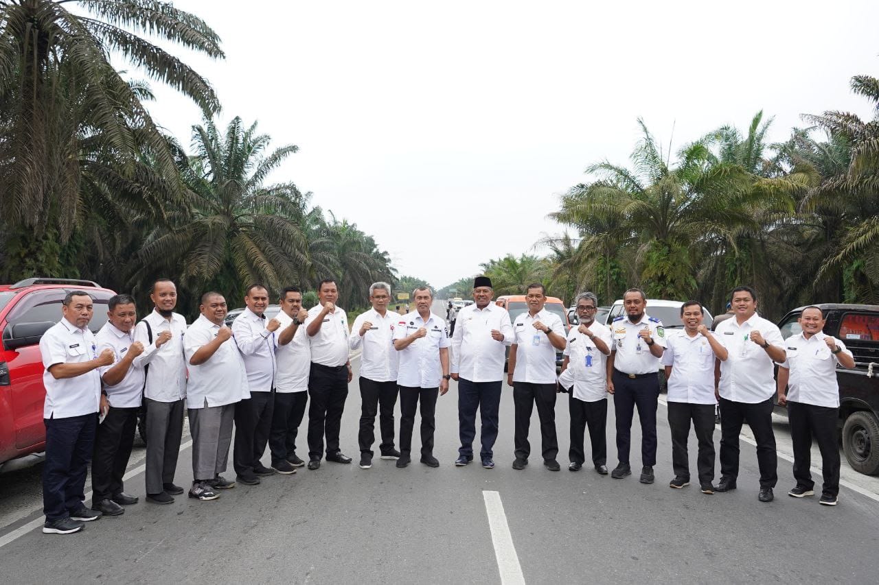 Jalan PT SIR Diresmikan, Warga Ucapkan Terima Kasih Kepada Gubri