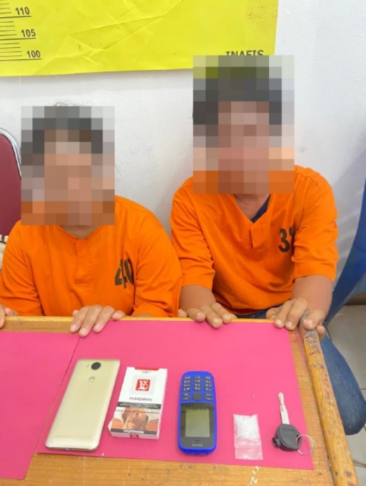 Team SatRes Narkoba Polres Pelalawan Tangkap Dua Kurir Shabu di Ukui