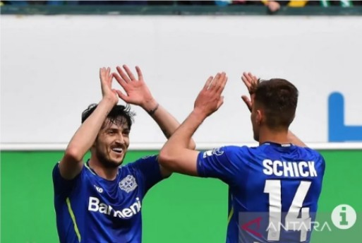 Leverkusen salip Leipzig di klasemen setelah hasil bertolak belakang