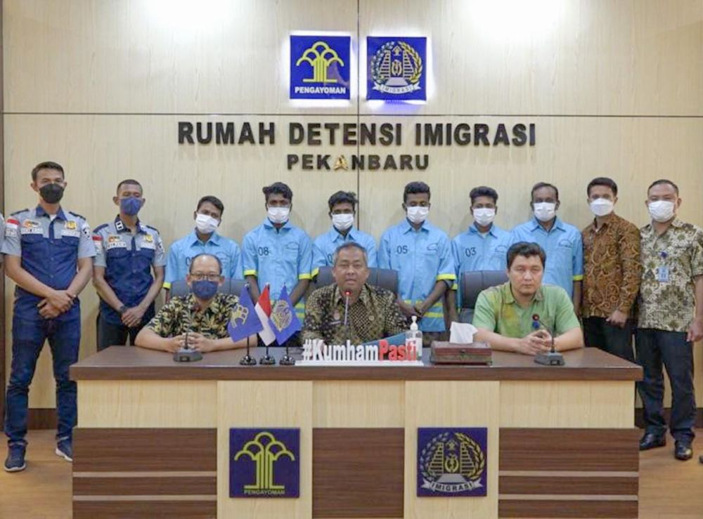 Langgar Keimigrasian, Kemenkunham Deportasi 6 WNA Bangladesh