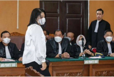MA Sunat Hukuman Putri Candrawathi 50 Persen