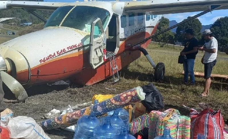 Pesawat SAS Pecah Ban dan Tergelincir di Papua