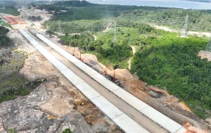 Jokowi Pilih Naik Sepeda Motor Jajal Jalan Tol IKN