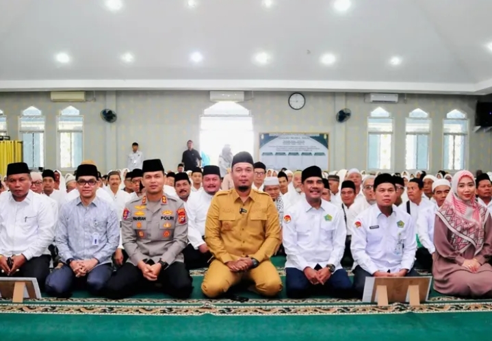 Manasik Haji Inhu 2025 Resmi Dibuka, Bupati Ajak Jemaah Jaga Kekompakan
