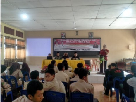 Kasi Pencerahan Kepada Siswa SMK Negeri 1 Pentingnya Saling Menghormati Umat Beragama