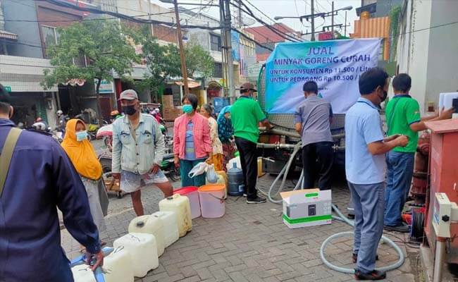 Kemendag Gelar Operasi Pasar 10 Ton Minyak Goreng Sawit di Surabaya