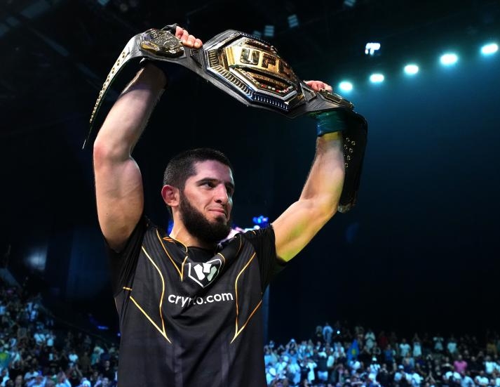 Jadi Juara Baru UFC 280, Islam Makhachev Persembahkan Gelar untuk Khabib Nurmagomedov