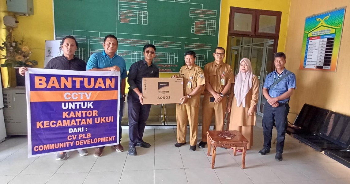 Wujud Kepedulian kepada Masyarakat, CV PLB Serahkan CCTV untuk Kantor Camat dan Bantuan Renovasi Gereja