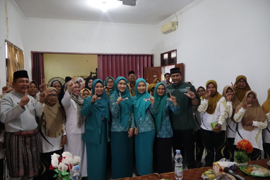 Istri Gubernur Kunjungi Posyandu Tri Tunggal Desa Petala Bumi, Apresiasi Layanan Kesehatan Masyarakat