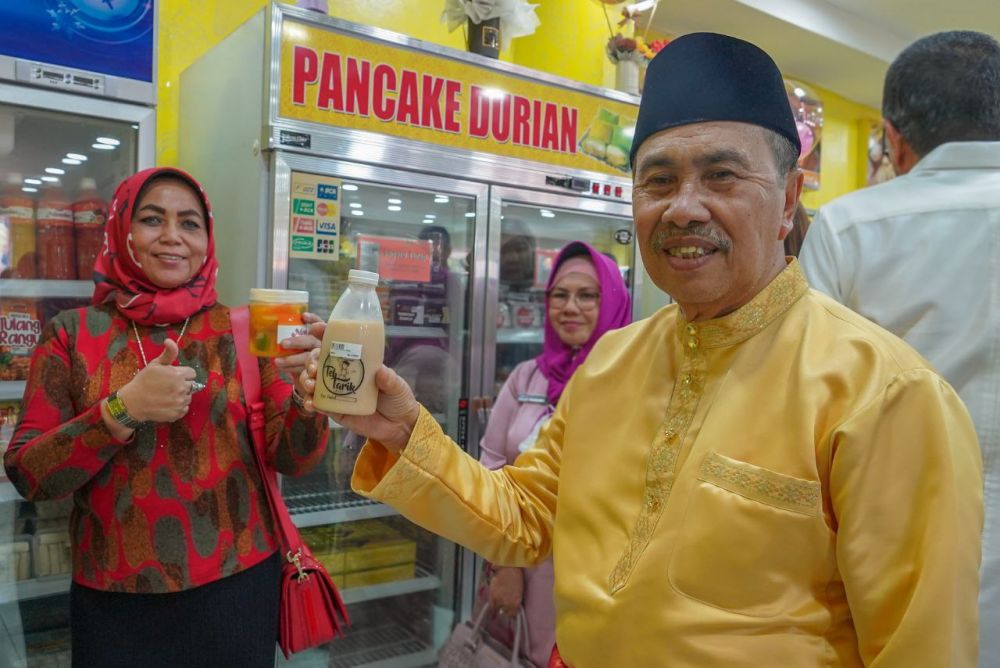 Gubernur Syamsuar Kembali Resmikan Gerai Oleh-oleh Khas Riau