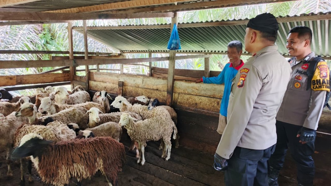 Kapolsek Rengat Barat Dorong Ekonomi Mandiri Warga Lewat Sambang Desa