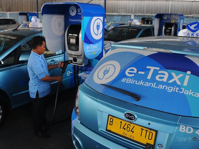 Blue Bird akan Tambah Pengadaan 50 Unit Mobil Listrik