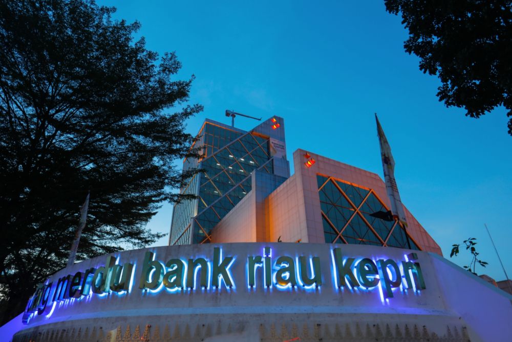 DPRD Riau Sahkan Perda BRK Syariah