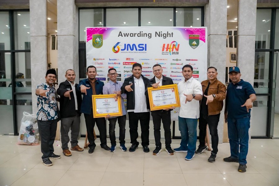 Berdedikasi Bangun Sinergi Dunia Usaha dan Pemerintah, Hotli Maruli Sirait Raih Anugerah 