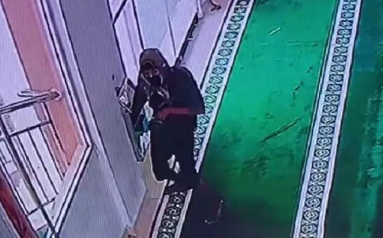Miris, Pria Ini Bobol Kotak Amal di Mesjid Pekanbaru