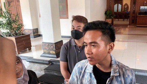 WNI Ditangkap Polisi Saudi Gegara Bendera Partai, Gibran Dibawa-bawa