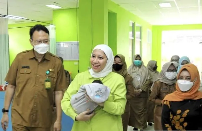 Selamat! Bupati Inhu Melahirkan Anak Kedua