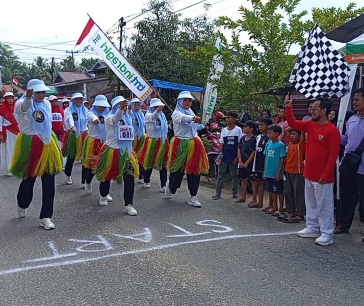 Gerak Jalan Penuh Keakraban, Warga Pasir Kemilu Tunjukkan Nasionalisme Tinggi