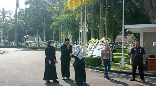 Saat Ridwan Kamil-Atalia Temui Langsung Warga yang Berbelasungkawa