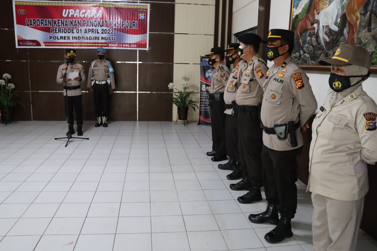 2 Orang PNS Polri di Inhu Naik Pangkat