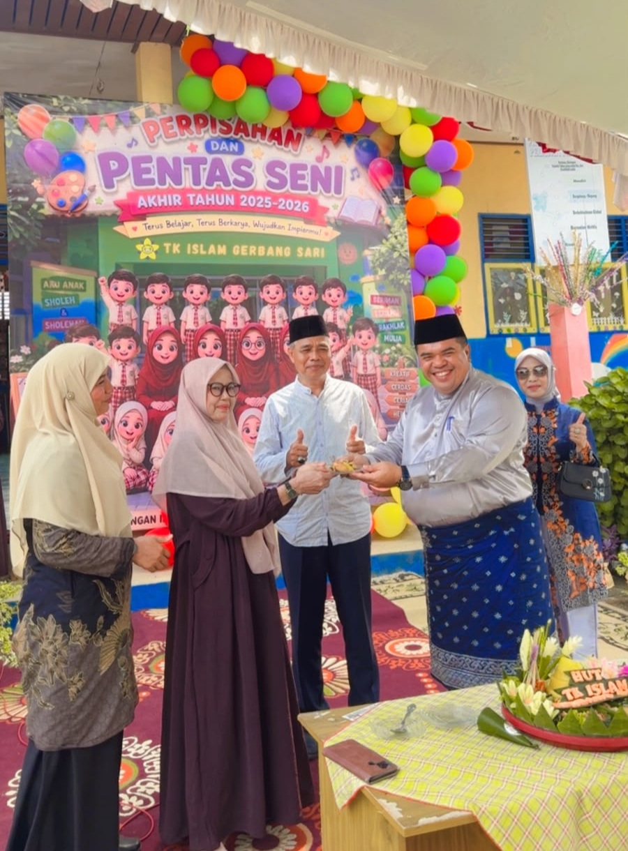 Dari Ruang Rusak Menjadi Layak, Ketua DPRD Inhu Serahkan Kantor Guru Baru untuk TK Islam Gerbang Sari