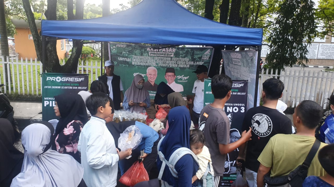 200 Paket Sembako PROGRESIF Disalurkan ke UMKM Lewat Program 'Tebus Murah'