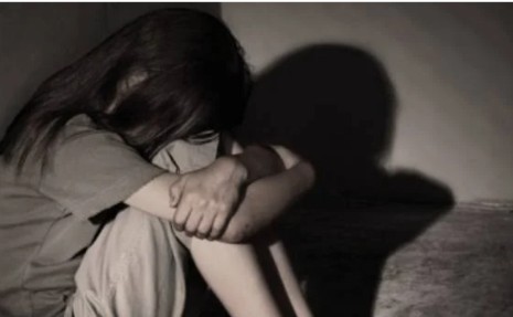 Sama-sama Mabuk Miras, Gadis 14 Tahun Disetubuhi Anak Oknum Polisi