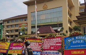 IPW Sebut Markas Konsorsium Judi Online Berjarak 200 Meter dari Mabes Polri