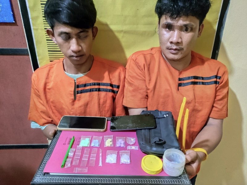 Rumah Kontrakan Jadi Sarang Narkoba, Polisi Ringkus Dua Pelaku dengan Puluhan Ekstasi dan Sabu