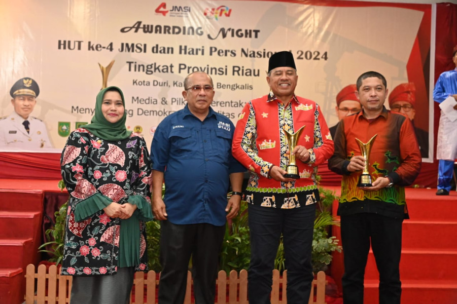 Bupati Bengkalis, Siak dan Pelalawan Raih Penghargaan JMSI Riau Award 2024